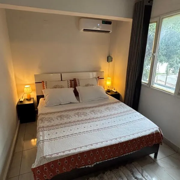 Downtown Gombe Haut-Commandement, hotel din Kinshasa