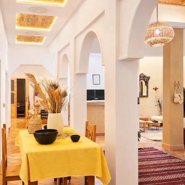 Miguirne Chez Ali, hotel i Tamellalt