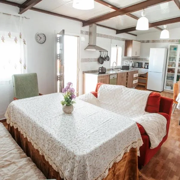 Casa de la Abuela - Encanto rural para grupos, hotel em Campofrío