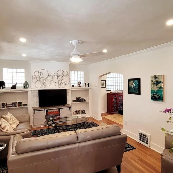 The Brookline Retreat โรงแรมในพิตต์สเบิร์ก