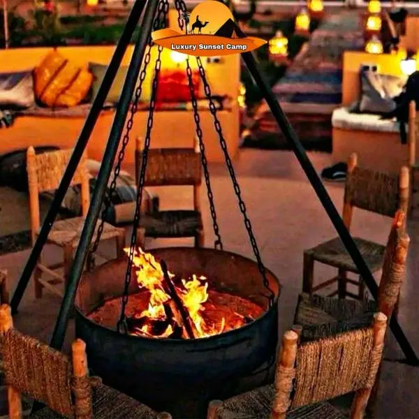 merzouga Luxury Sunset Cmps, hotel in Merzouga