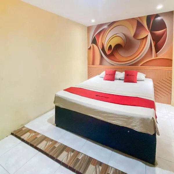 RedDoorz at Hotel Warna Palopo, hotel en Palopo