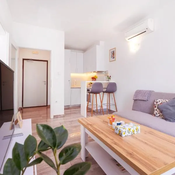 BRAND NEW lovely apartment Bella, Hotel in Dubrovnik