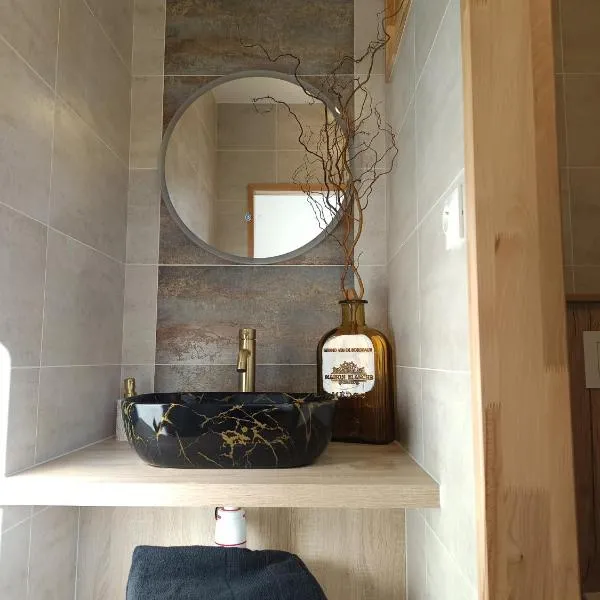 Grand appartement 80 m2 centre ville avec balcon, готель у місті Партене