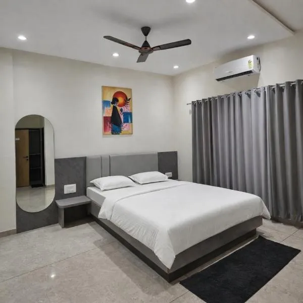 Hotel Abhishek Pride, hotel em Godhegaon