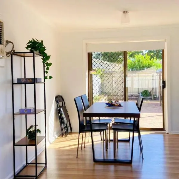 3 Bedrooms Home in Salisbury、エリザベスのホテル
