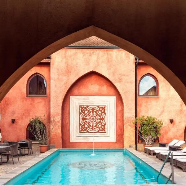 Mesés Shiraz Hotel Superior-Adults only, hotel v destinaci Egerszalók