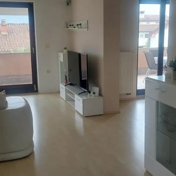 apartma Kiana – hotel w mieście Šempeter pri Gorici