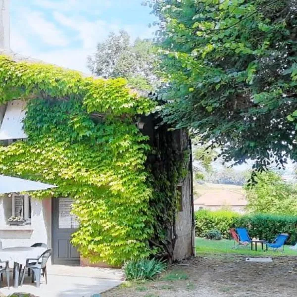 Maison de campagne meublé du tourisme classé 2 étoiles ,jardin, parking, hotel en Villeneuve-de-Marc