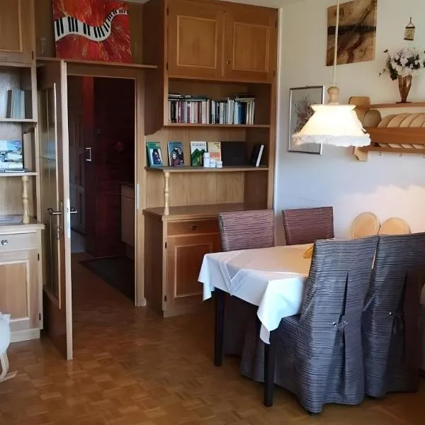 Appartement Simonhöhe mit Pool, hotel v mestu Zirkitz