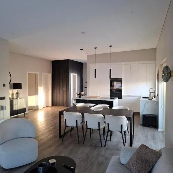 Peaceful and well located with hot tub in Akranes- Íceland, hotel a Akranes