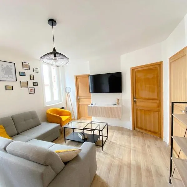Appart 2 ch - A 2 pas de la Gare et de la Mairie, hotel a Calais