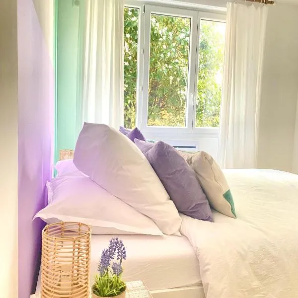 Casita Valence - Petite maison de charme - Parking gratuit & Jardin Privé, hotel v destinaci Valence