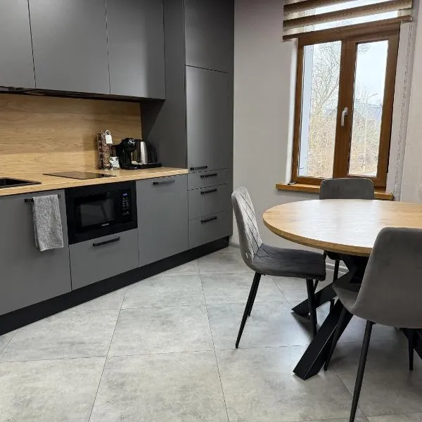 BRIVIBAS RESIDENCE - WEST / EAST, free PRIVAT parking, free WIFI, self check-in, hotel a Riga