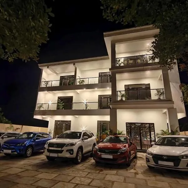 White Forest - PV Hotels, hotel i Puducherry