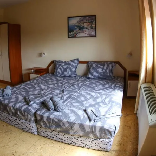 Къща за Гости Family Time RelaxEndSpa، فندق في Sliven