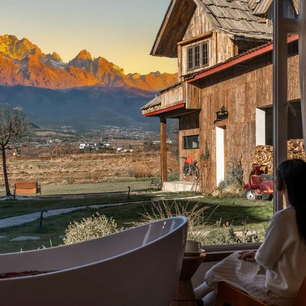Lijiang Tennessee Moutain Lodge - A Luxury Farmstay with Jade Dragon Views-Baisha Village Branch-English Speaking and Tickets Reservation Service, hotel a Baisha