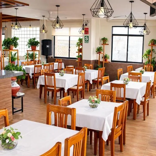 Studio 69 Aparthotel، فندق في إكيتوس