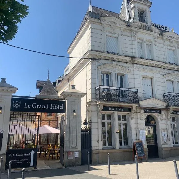 Logis Le Grand Hotel โรงแรมในชาโต-ดู-ลัวร์