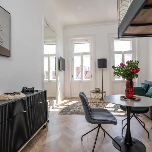 V62 studio apartments- Downtown Sopron, hotel in Sopron