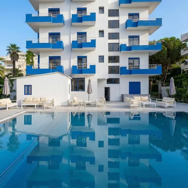 Hotel BlueBalcony, hotel di Golem