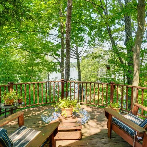 Treehouse Sanctuary Nature Retreat – hotel w mieście Athens