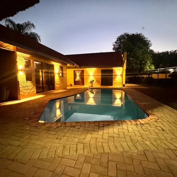 Golf View Guest House, Hotel in Mahikeng