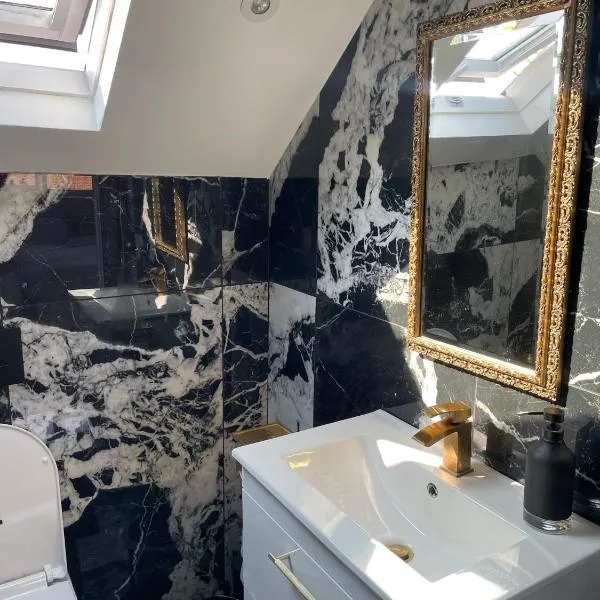 Ensuites 2 min walk from edgware station, hótel í Edgware