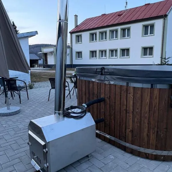 Jedlinka, hotel a Palota