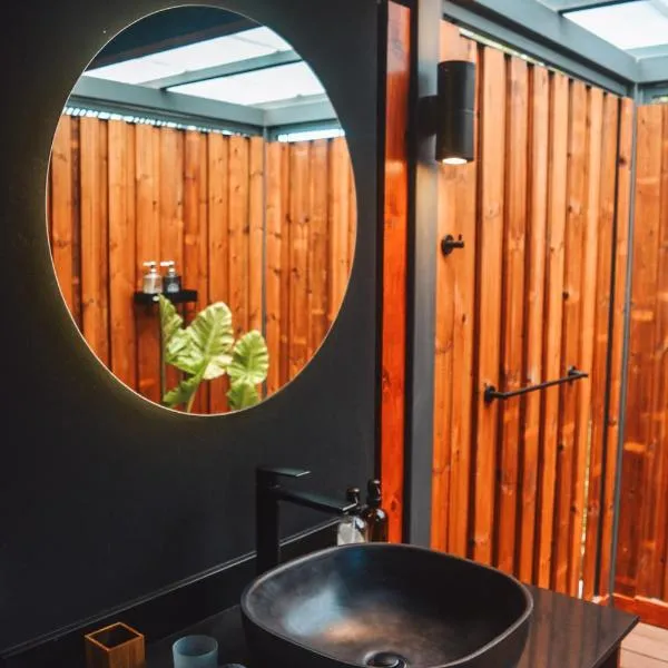 OBOĒ Gardenstē, hotell i Pereybere