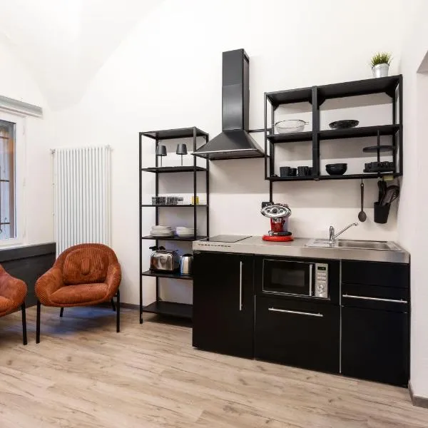 Ca' Lumaga -Charming Holiday Studio, hotel v destinácii Chiavenna