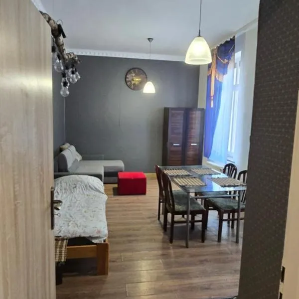 Apartament w Centrum Ząbkowic Śląskich z Dwoma Sypialniami, hotel in Ząbkowice Śląskie