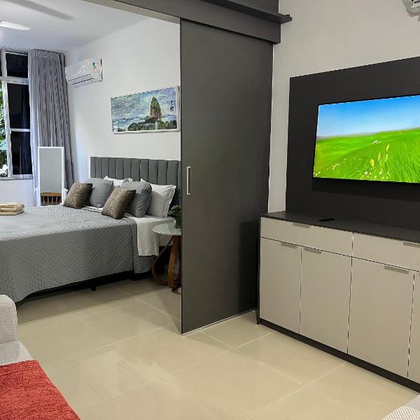 Amplo Studio Recem reformado a 5 min da praia
