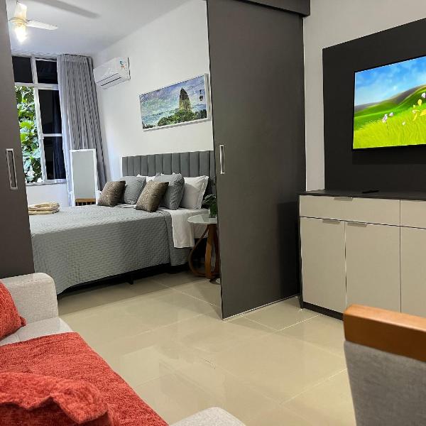 Amplo Studio Recem reformado a 5 min da praia - Foto 5