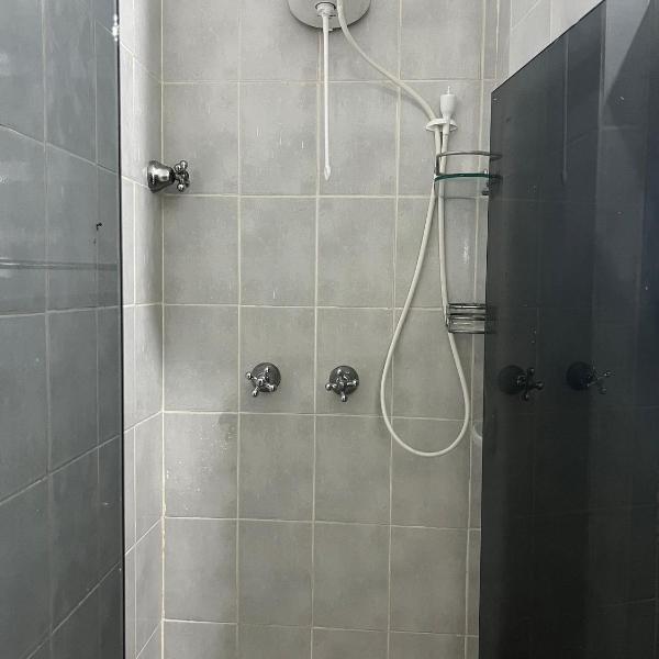 Amplo Studio Recem reformado a 5 min da praia - Foto 3
