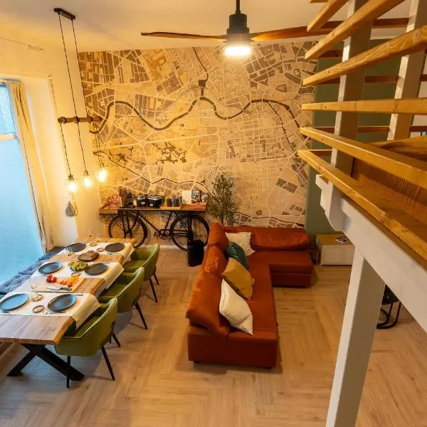 NEW! Exceptional design loft in a TOP location, hotel em Berlim