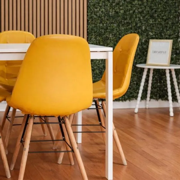 Central Viale, מלון בטלזה