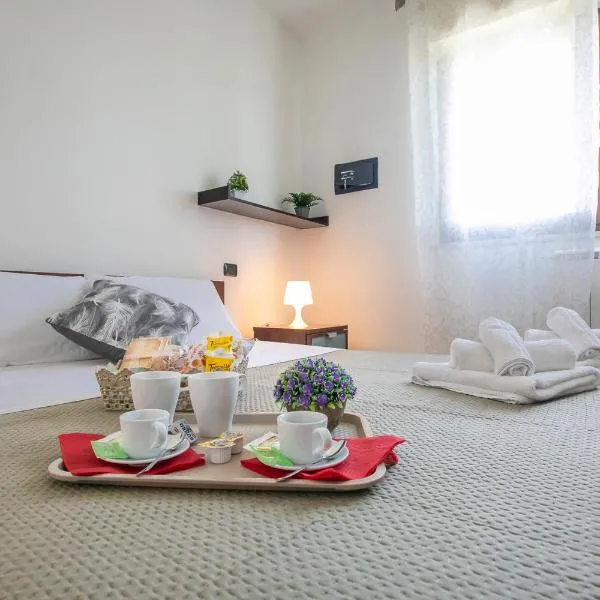 Alloggio turistico Suite Leonardo - Rome, 20m in treno -Fiumicino Airport, 2m in treno- Fiera, 2m in treno, Hotel in Fiumicino