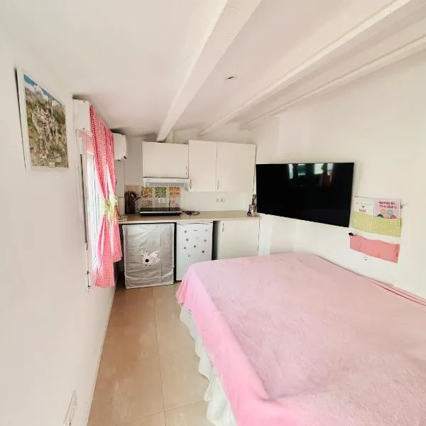 Habitación con baño y cocina, hotel i Caudiel