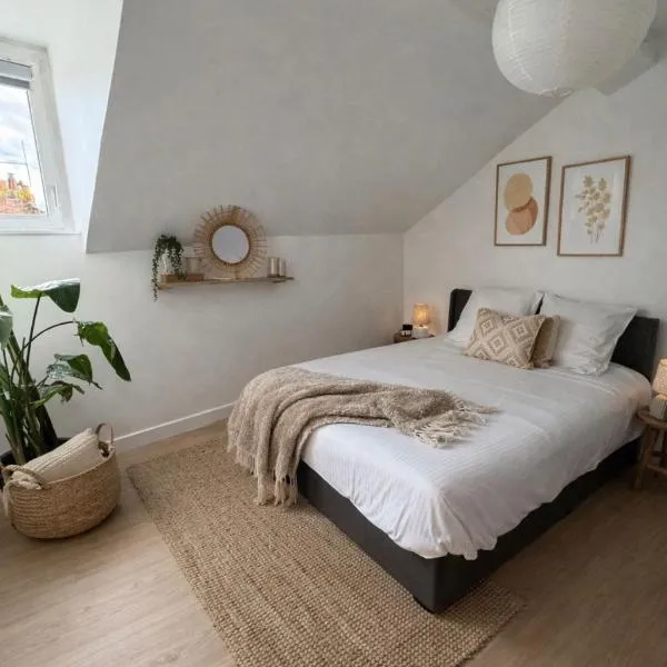 Appartement Trois Chambres Cholet Proche Puy du F, hotell i Cholet