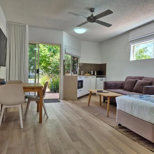 Noosa Sun - On the Noosa River, hotel em Noosaville