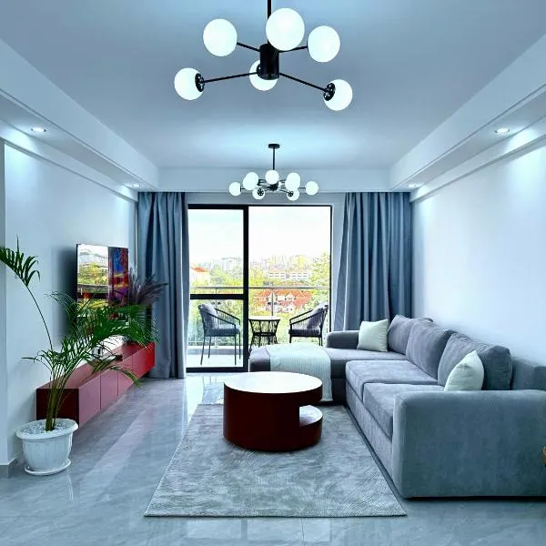 Pearl Luxe Homes at Orchid Residency - Spacious 2BR in Westlands With Pool, Gym, Rooftop views & Free Breakfast, hotelli kohteessa Nairobi