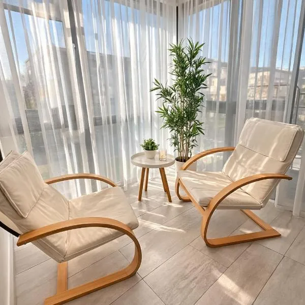 Luxury Modern Apartment Near Mall Moldova, hotel in Iaşi