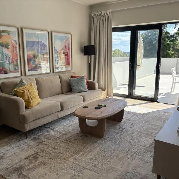 Modern Apartment - Walk to Beach & Simonstown, Hotel in Simonʼs Town