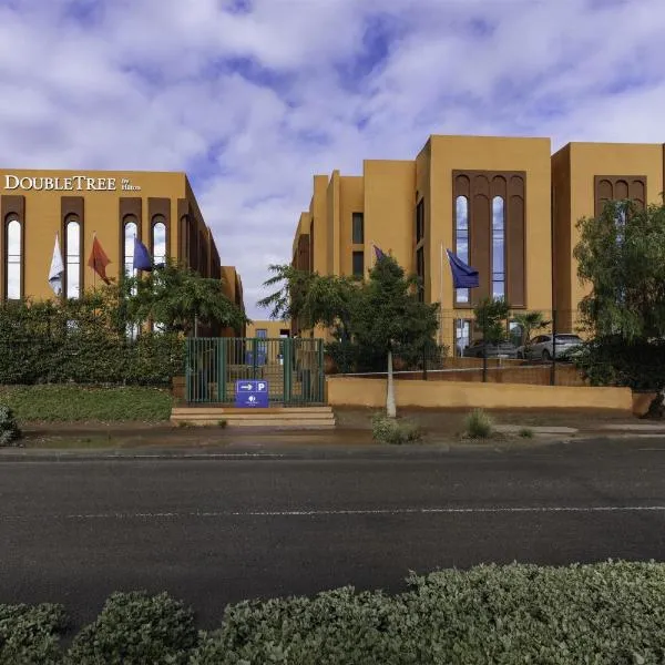 Doubletree By Hilton Ben Guerir Hotel & Residences, hotel u gradu Benguerir