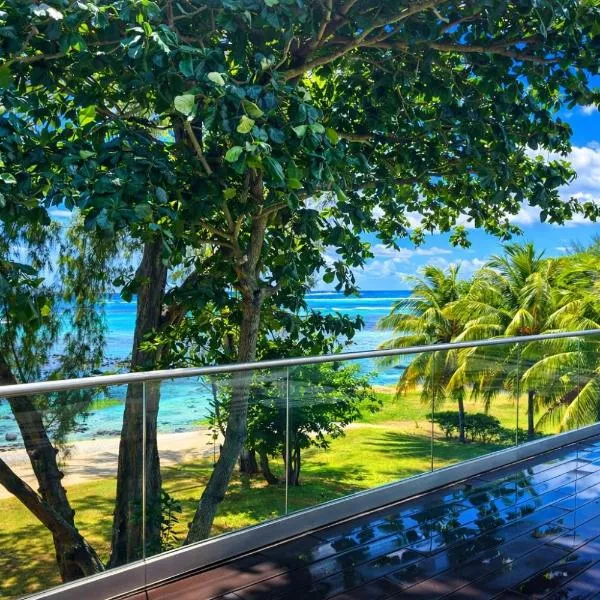 Recife Noir Apartments Mauritius or Black Reef Apartments Sea Front Mauritius Penthouse 2nd floor: Pointe aux Biches şehrinde bir otel