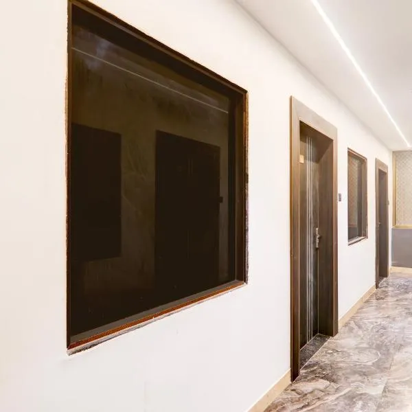 Super Hotel O Golden Tulip��z, ξενοδοχείο σε Gorakhpur