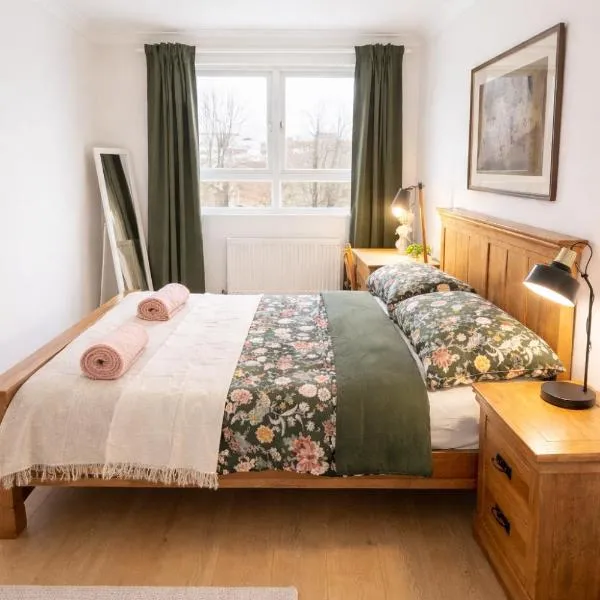 Cosy Double Room in Shared Flat, hotel en Sutton