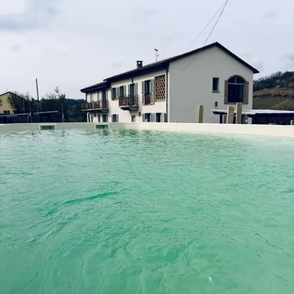 Cà d'Rita Monferrato - Chardonnay idromassaggio e piscina esterni, hotel di Vaglio Serra