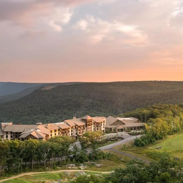 Cloudland at McLemore Resort Lookout Mountain, Curio by Hilton, viešbutis mieste Rising Fawn